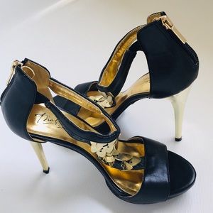 Thalia Sodi Black/Gold 5” Heels
